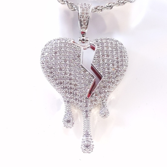❤️ Icy Dropping Heart + 20" Rope Chain - Picture 5 of 8
